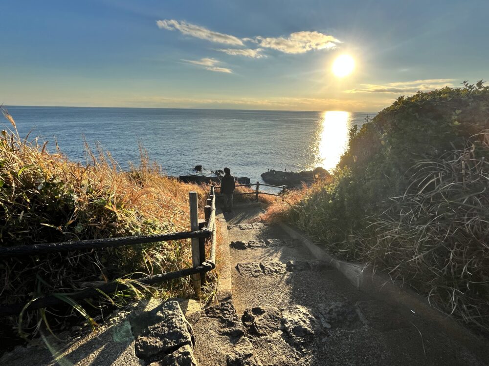 城ヶ島公園から海岸への階段