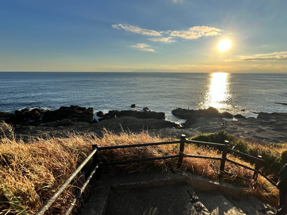 城ヶ島公園から海岸への階段