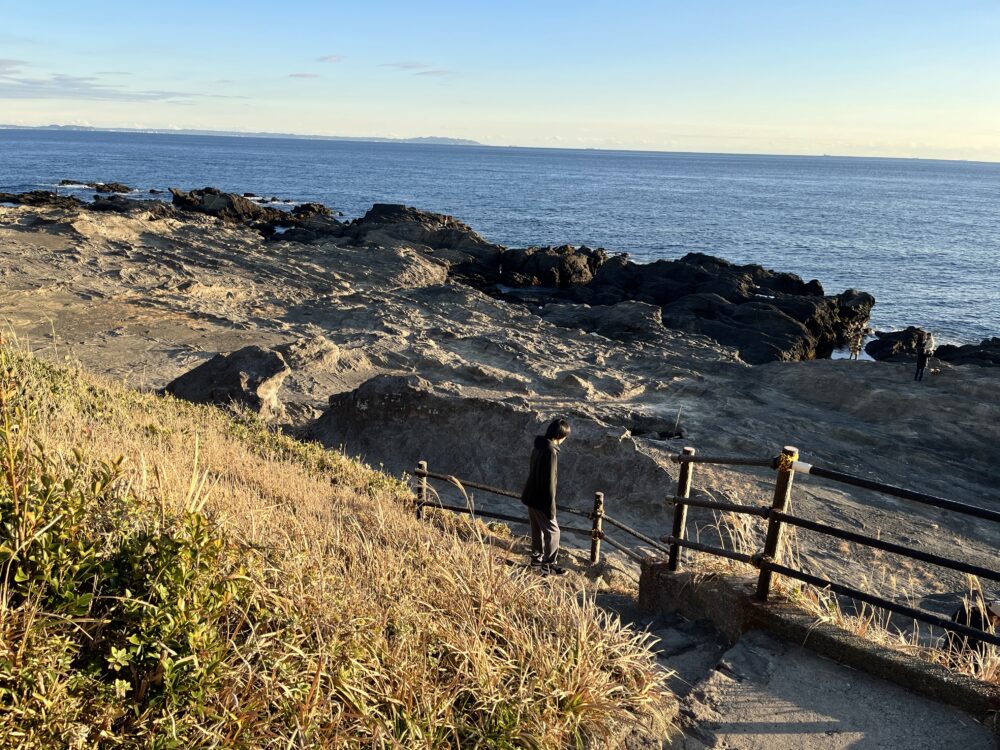 城ヶ島公園から海岸への階段