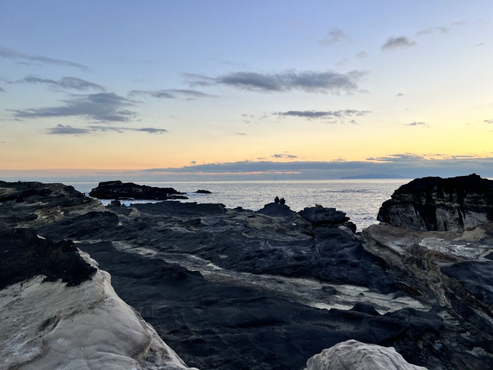 城ヶ島西崎の磯の夕陽